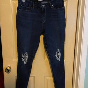 Women’s 711 Levi Jeans
